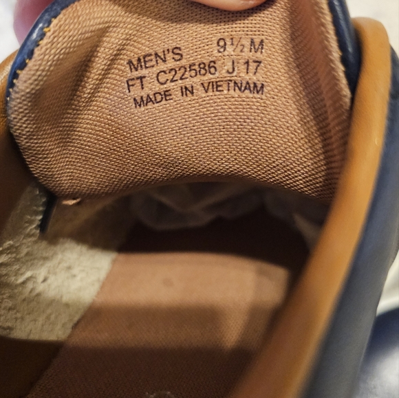 Cole Haan Grandpro sneackers 9.5 - Picture 6 of 15